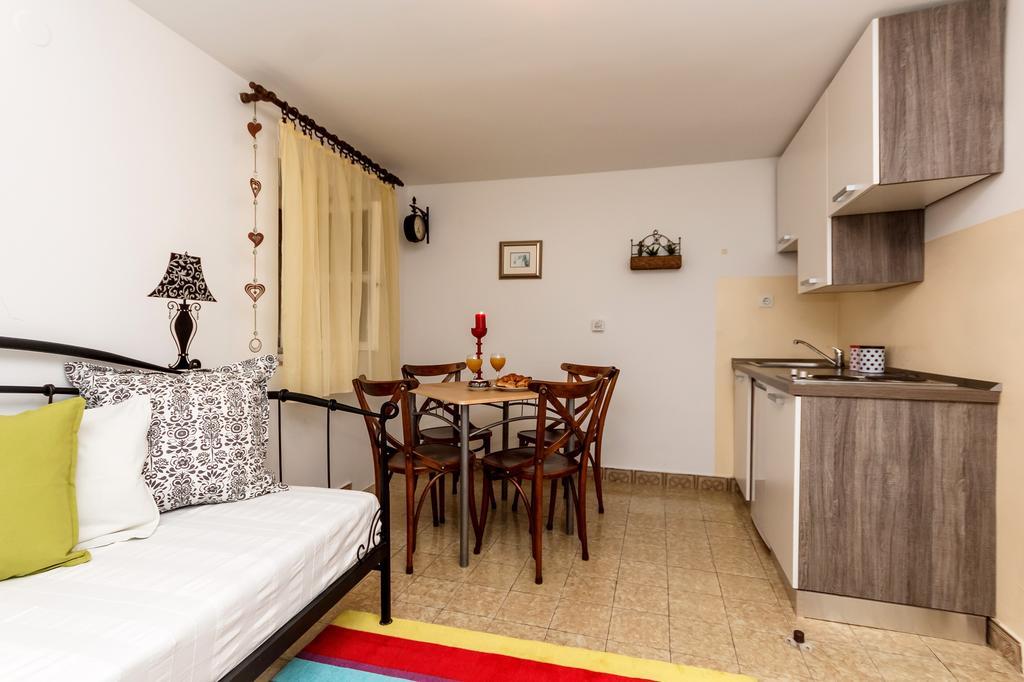 Apartment Dalmatian Cottage Split Exterior photo